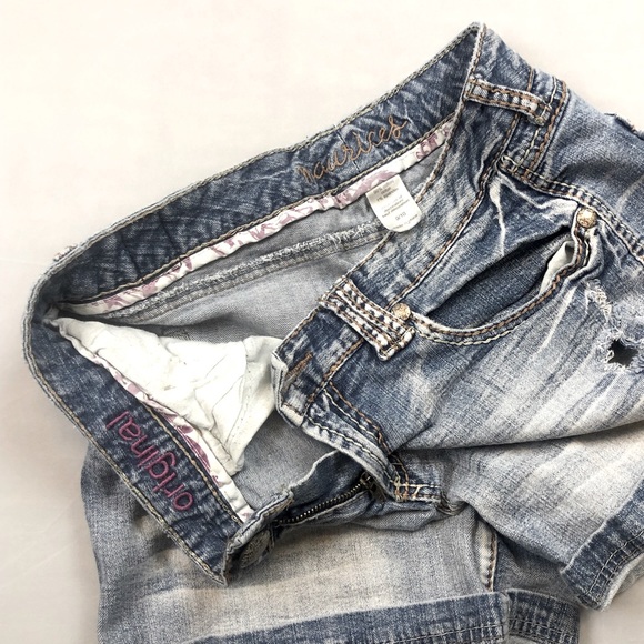 Distressed Jean Shorts Size 9/10 - Picture 8 of 10
